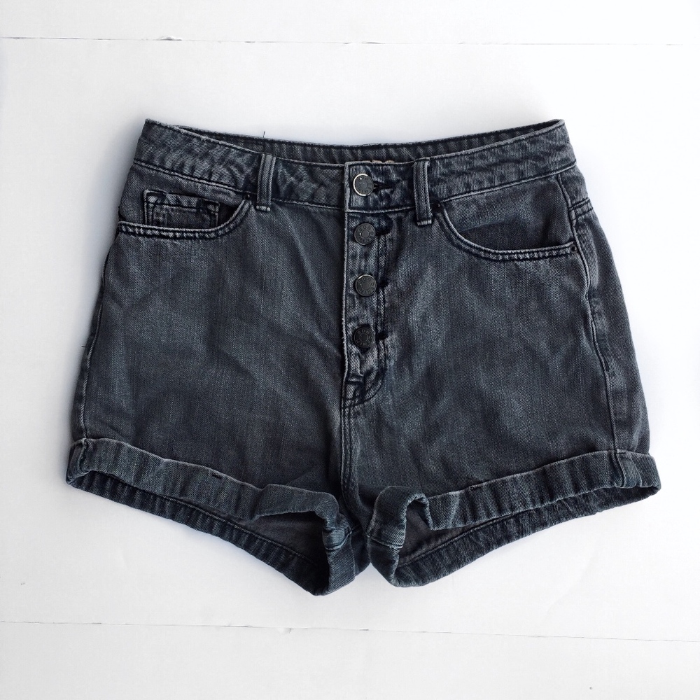 SOLD ON VINTED // Urban Outfitters shorts
